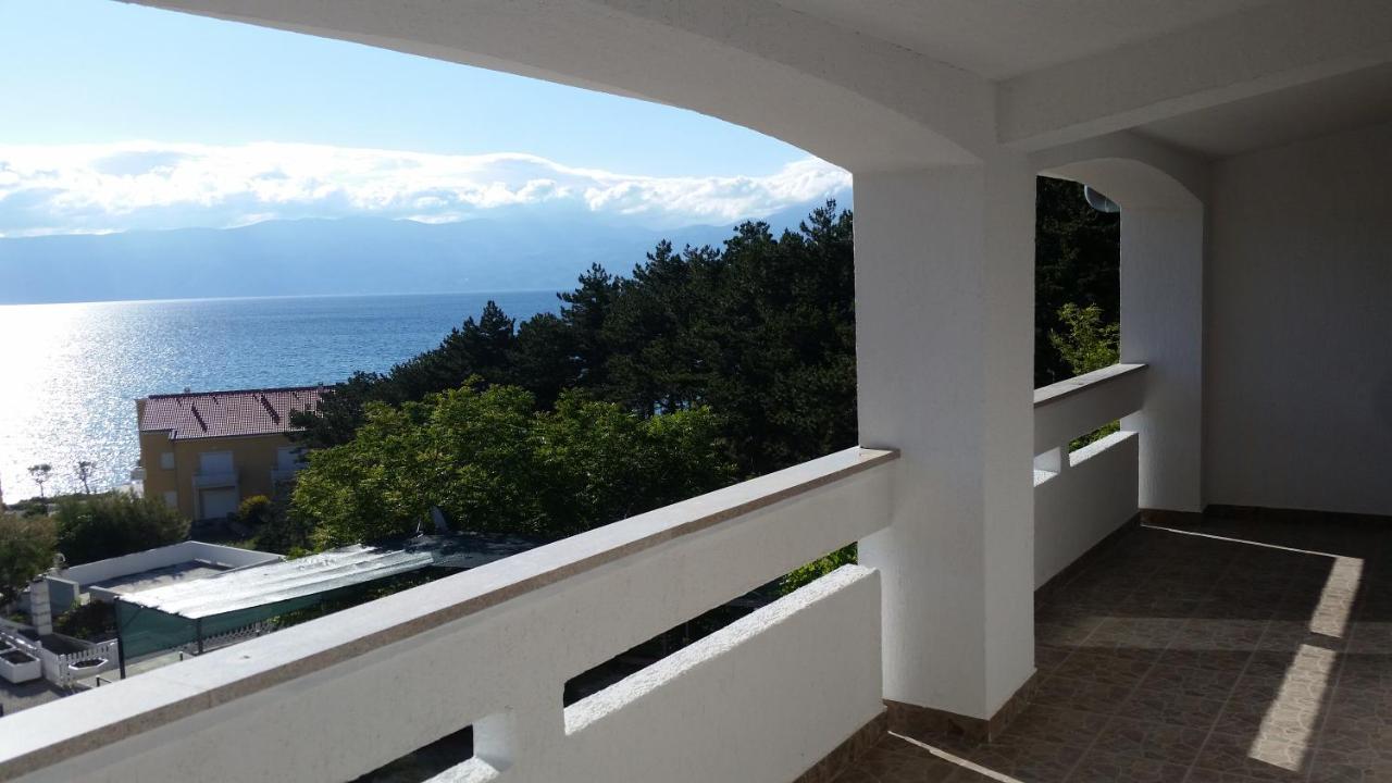 Apartmani Lisac Baška Exterior foto