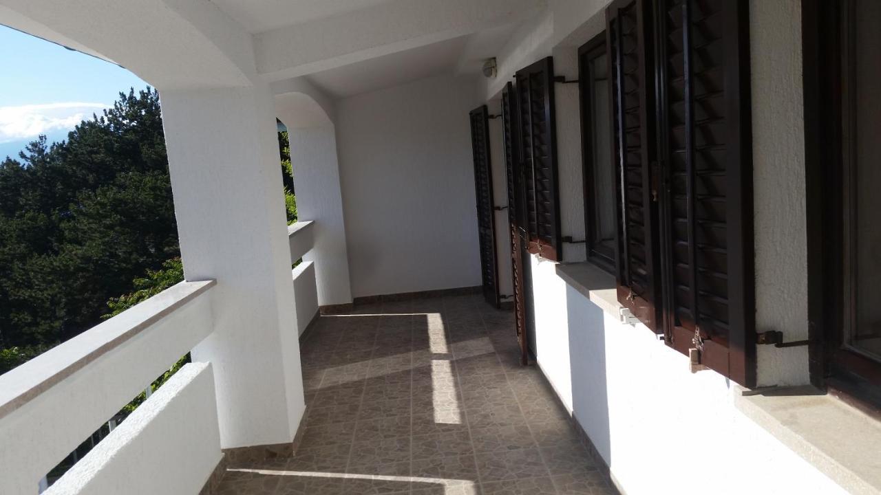 Apartmani Lisac Baška Exterior foto