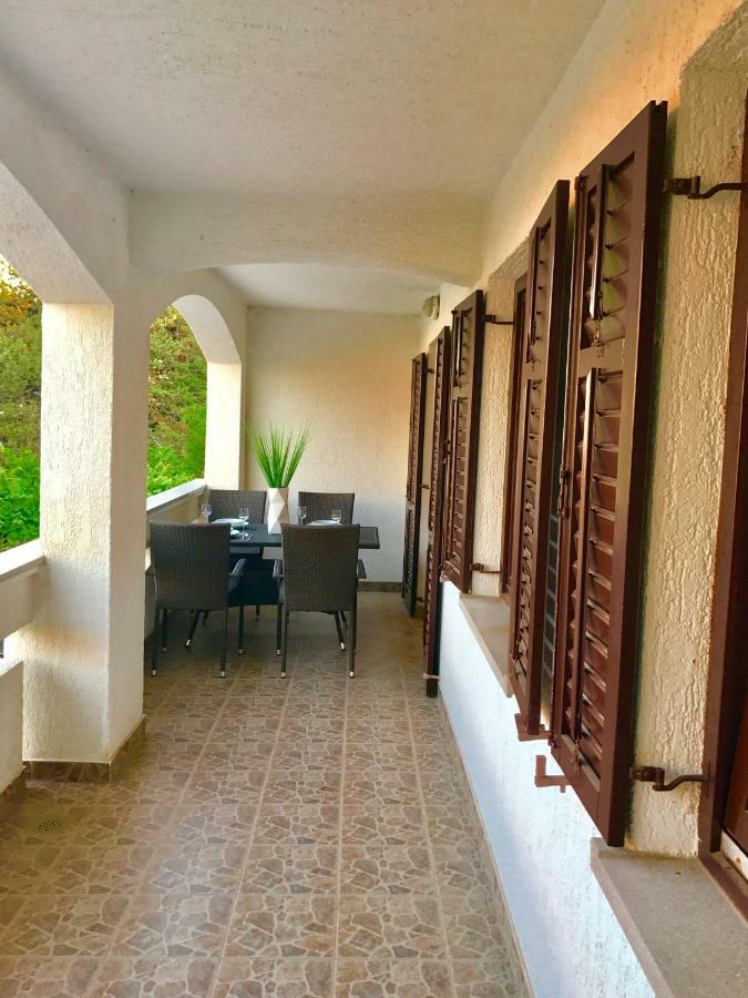 Apartmani Lisac Baška Exterior foto